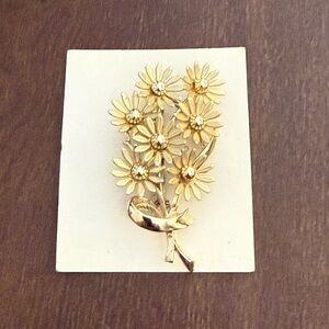 Bundle 3 for 50% off 1960s Gold Tone Daisy Flower Bouquet Brooch Pin